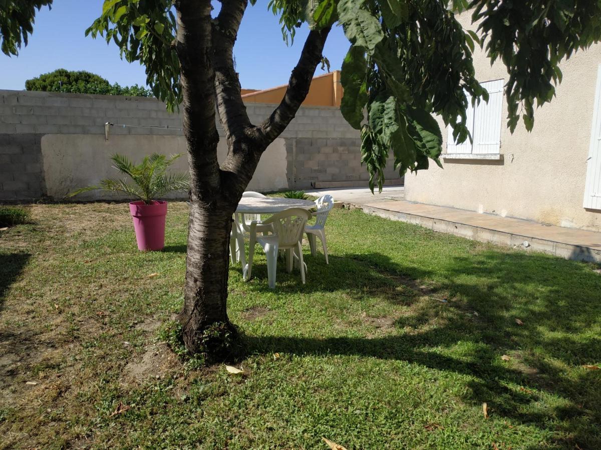Appart 28M2 Avec Jardin Et Parking Prives, Chambre Separee Milhaud Exterior foto