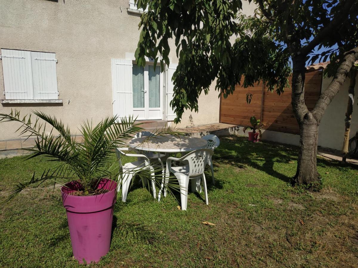 Appart 28M2 Avec Jardin Et Parking Prives, Chambre Separee Milhaud Exterior foto